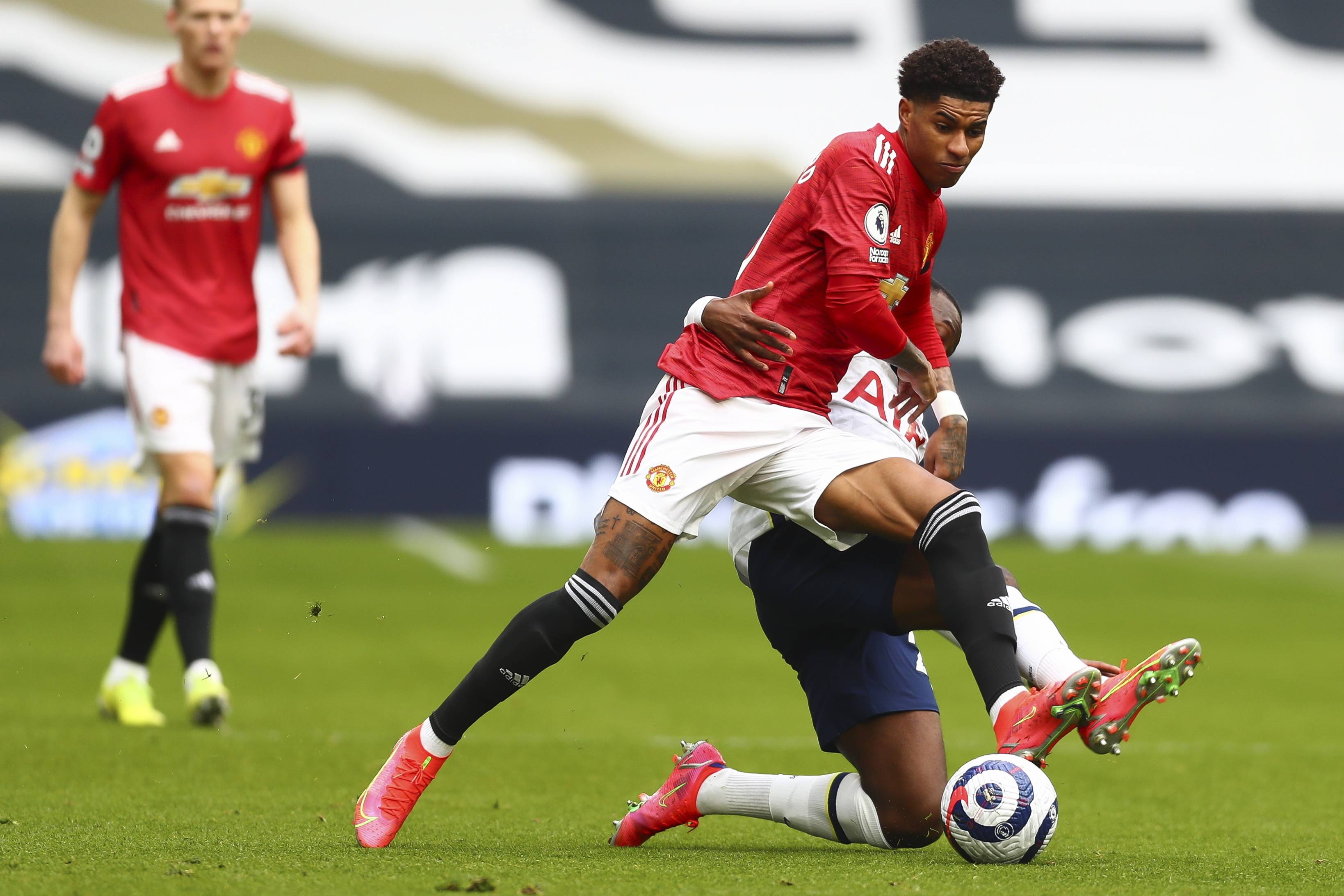 力和防守端 力和防守端